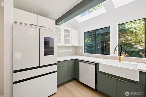 Kitchen - 21911 4th Ave SE, Bothell, WA 98021 photo 1 of 4