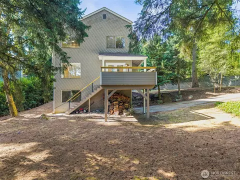 Exterior - 21911 4th Ave SE, Bothell, WA 98021 photo 3 of 6