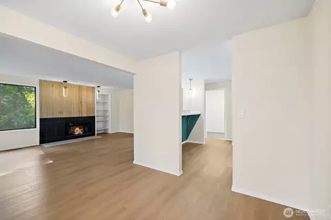 Living - 21911 4th Ave SE, Bothell, WA 98021 photo 5 of 6