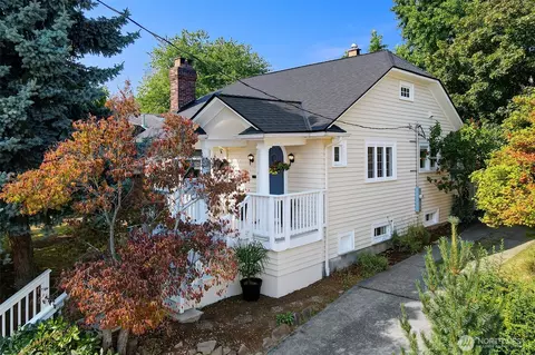 3016 NW 72nd St, Seattle, WA 98117
