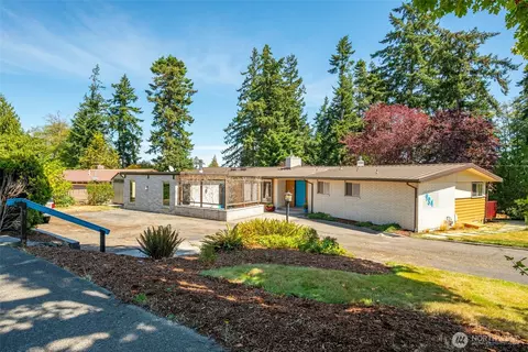 984 SW 6th Ave, Oak Harbor, WA 98277