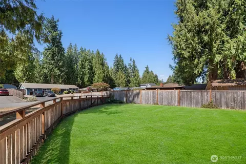Exterior - 19229 3rd Dr SE, Bothell, WA 98012 photo 2 of 2