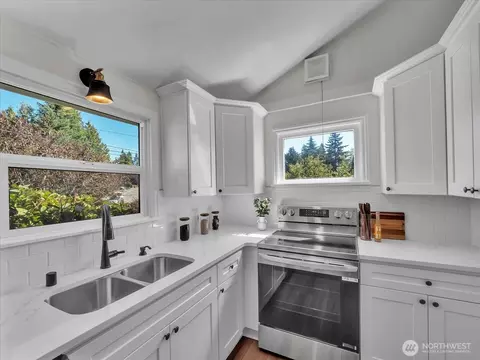 Kitchen - 232 Dorn Ave, Everett, WA 98208 photo 2 of 3