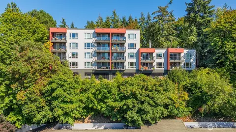 145 105th Ave SE #11, Bellevue, WA 98004
