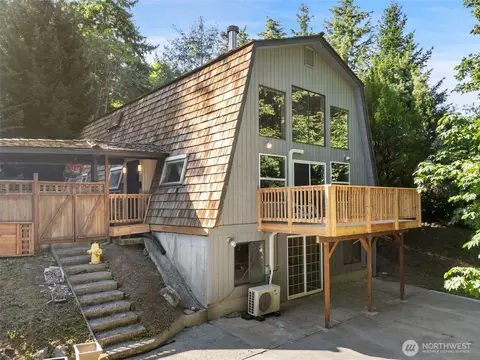 1354 NE Hoffs Dr, Poulsbo, WA 98370