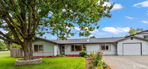 6732 La Bello Dr, Lynden, WA 98264