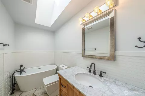 Bath - 18510 2nd Ave E, Spanaway, WA 98387 photo 4 of 4