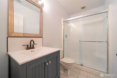 Bath - 18510 2nd Ave E, Spanaway, WA 98387 photo 1 of 4