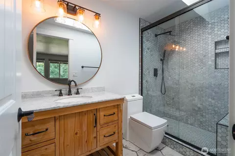 Bath - 18510 2nd Ave E, Spanaway, WA 98387 photo 2 of 4