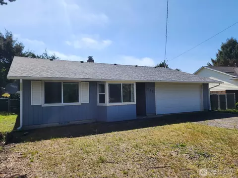 285 Mast Ave NW, Ocean Shores, WA 98569