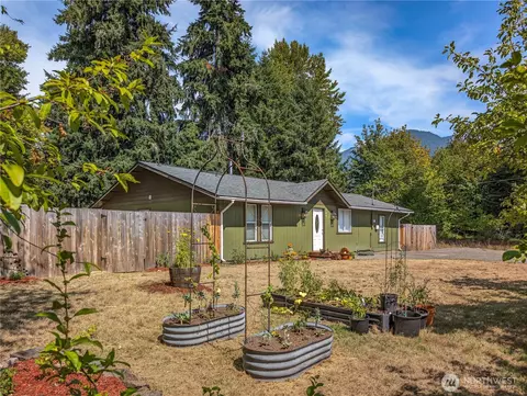 105 E Gharet Rd, Randle, WA 98377