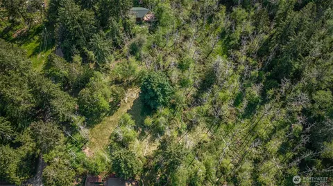 906 E Madrona Blvd NW, Lakebay, WA 98349