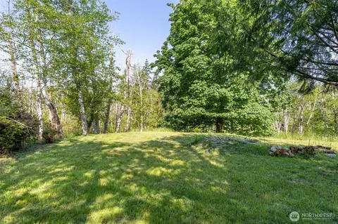 910 E Madrona Blvd NW, Lakebay, WA 98349