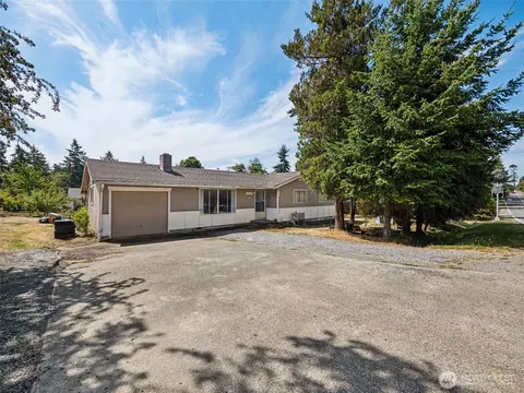 25105 12th Ave S, Des Moines, WA 98198