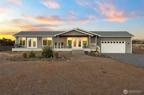 615 Sunset Blvd SW, Mattawa, WA 99349