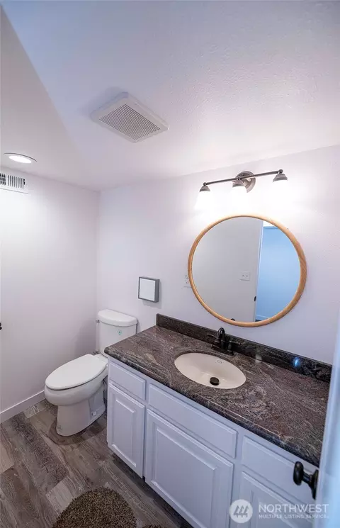 Bath - 552 E Chestnut St, Walla Walla, WA 99362 photo 2 of 2
