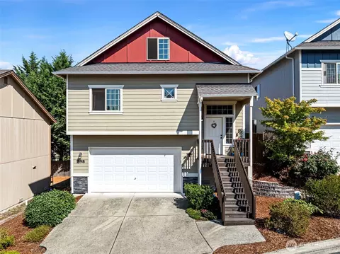 898 NW Tinkam Ct, Bremerton, WA 98311