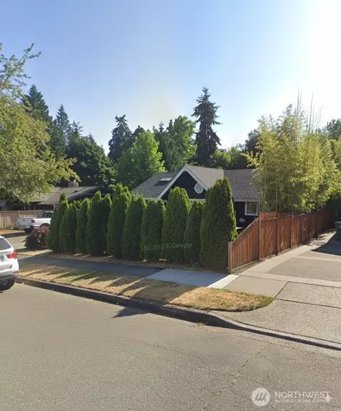 5024 114th Ave NE, Kirkland, WA 98033