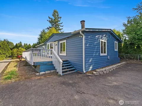 2227 116th St SE #B, Everett, WA 98208