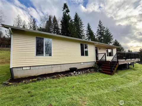 2037 Delameter Rd, Castle Rock, WA 98611