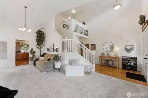 Entry Way - 19111 205th St E, Orting, WA 98360 photo 2 of 3