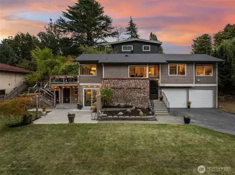 2738 NW 90th St, Seattle, WA 98117