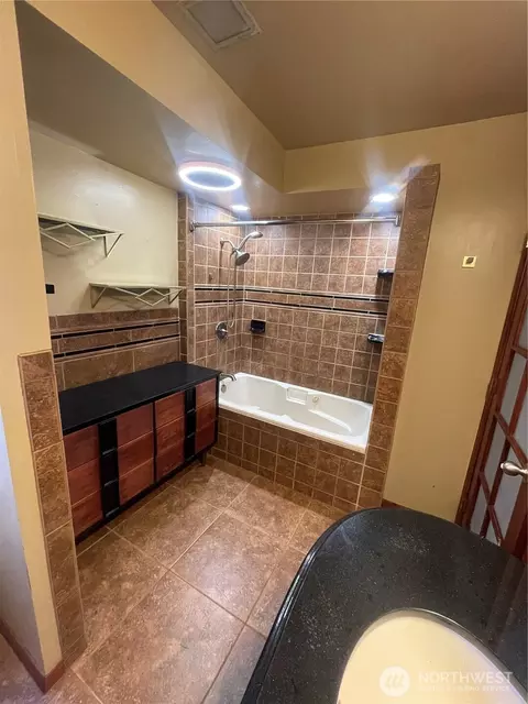 Bath - 16 Urych Rd, Raymond, WA 98577 photo 1 of 5
