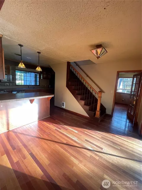 Living - 16 Urych Rd, Raymond, WA 98577 photo 6 of 6