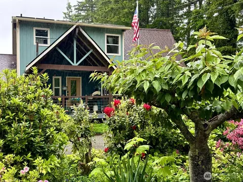 397 Macbrae Dr, Camano Island, WA 98282