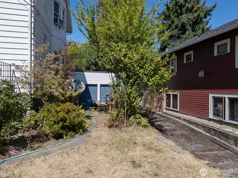 Exterior - 136 N 77th St, Seattle, WA 98103 photo 4 of 4