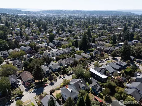 View/Area - 136 N 77th St, Seattle, WA 98103 photo 4 of 5