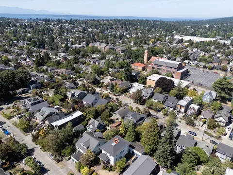 View/Area - 136 N 77th St, Seattle, WA 98103 photo 3 of 5