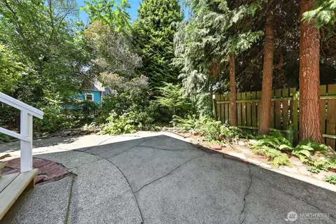 Exterior - 136 N 77th St, Seattle, WA 98103 photo 2 of 4