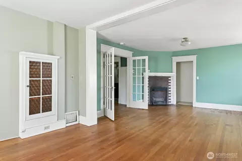 Living - 136 N 77th St, Seattle, WA 98103 photo 2 of 5