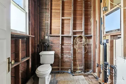 Bath - 136 N 77th St, Seattle, WA 98103 photo 2 of 3