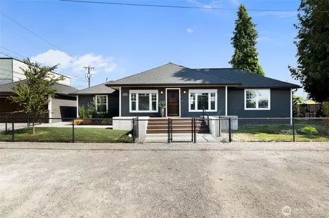 15220 9th Ave SW, Burien, WA 98166