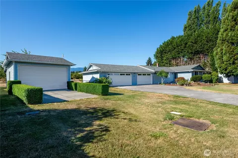 371 Williamson Rd, Sequim, WA 98382