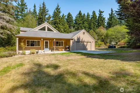 345 Woods Ln, Coupeville, WA 98239