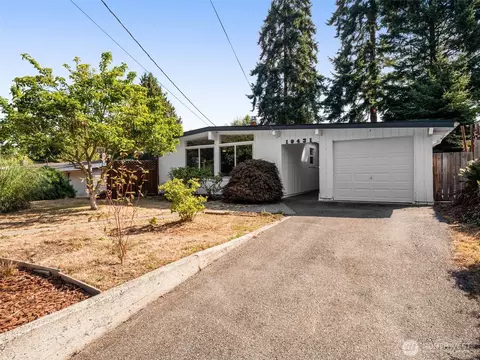19431 74th Ave W, Lynnwood, WA 98036