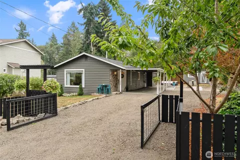 7230 E Maple St, Port Orchard, WA 98366