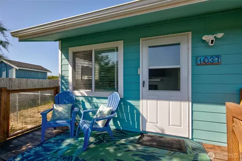 1037 Brentwood Ct SW, Ocean Shores, WA 98569