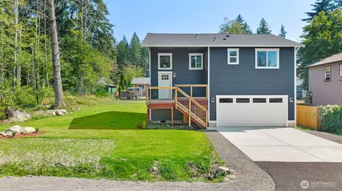 4538 Big Beef Xing NW, Bremerton, WA 98312