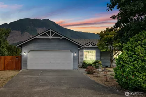 618 Tamara Ln, Darrington, WA 98241