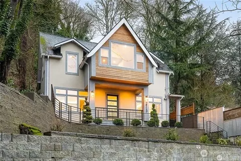 2113 Aurora Ave N, Seattle, WA 98109