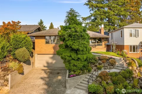 3232 43rd Ave W, Seattle, WA 98199