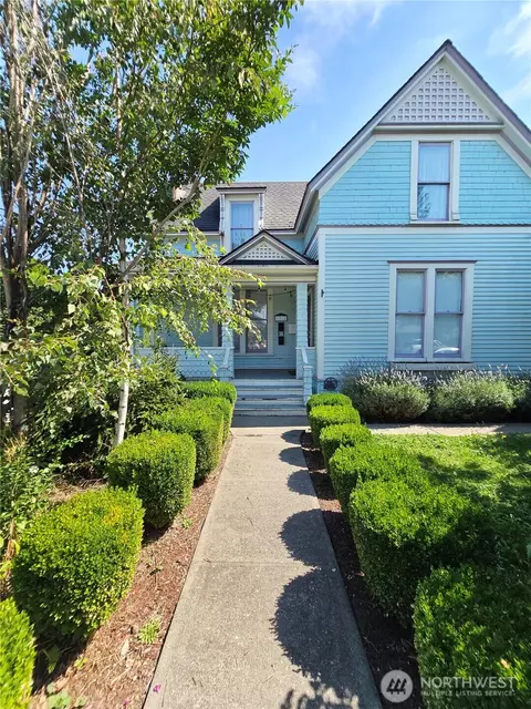 1212 S 3rd St, Mount Vernon, WA 98273