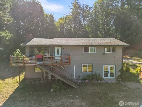 131 E Rasor Rd, Belfair, WA 98528