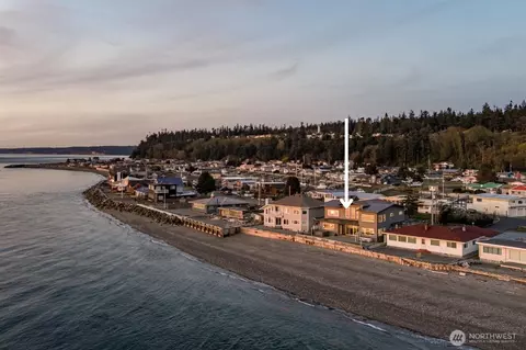 3786 Oceanside Dr, Greenbank, WA 98253
