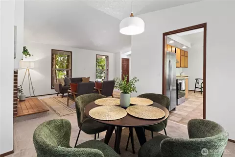 Dining - 10420 9th Dr SE, Everett, WA 98208 photo 2 of 3