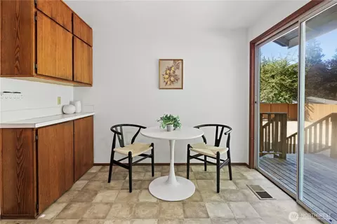 Dining - 10420 9th Dr SE, Everett, WA 98208 photo 3 of 3